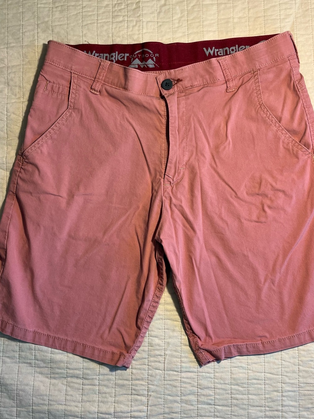 Wrangler Men's Dusty Pink Flat Front Stretch Shorts